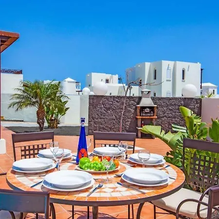 Playa Blanca Sleeps 6 Pool Air Con Wifi